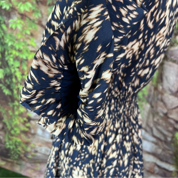 THML Navy and Tan Shirred Waist Puff Sleeve Midi Dress, S - Picture 6 of 13